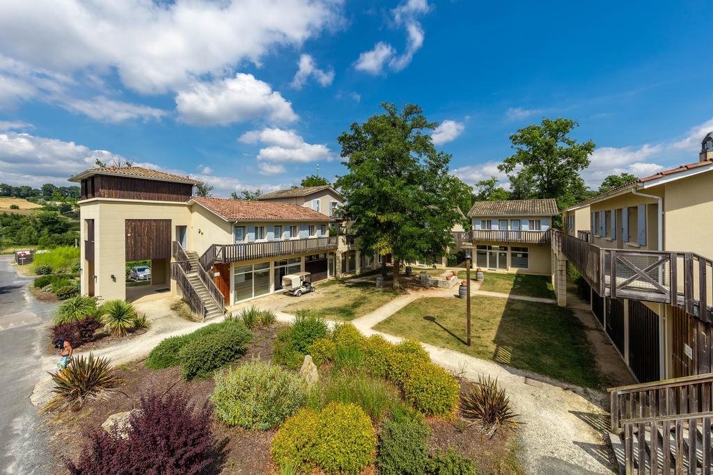 Vacanceole - Le Domaine Du Golf D'Albret Barbaste Exterior photo