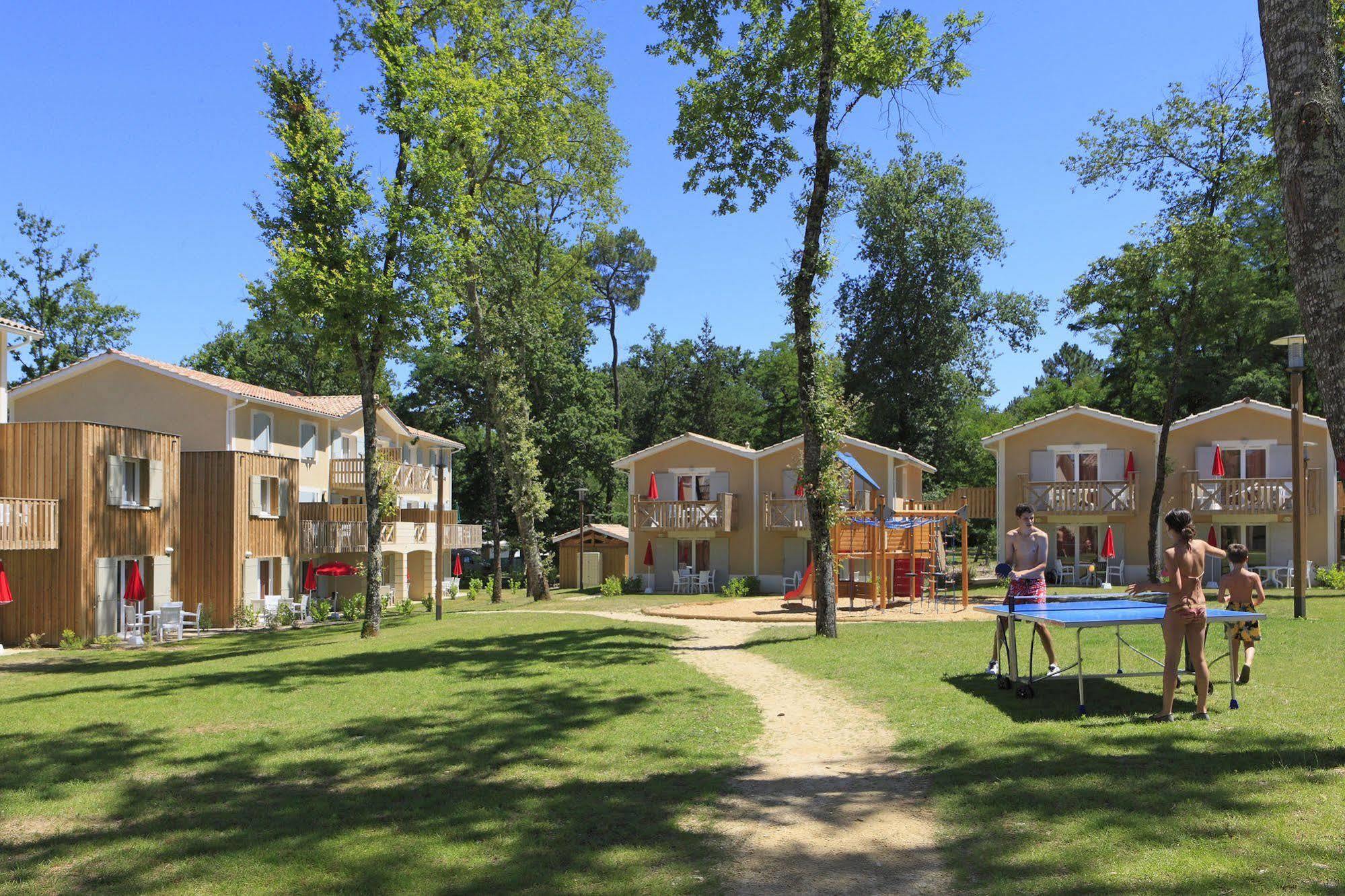 Vacanceole - Le Domaine Du Golf D'Albret Barbaste Exterior photo