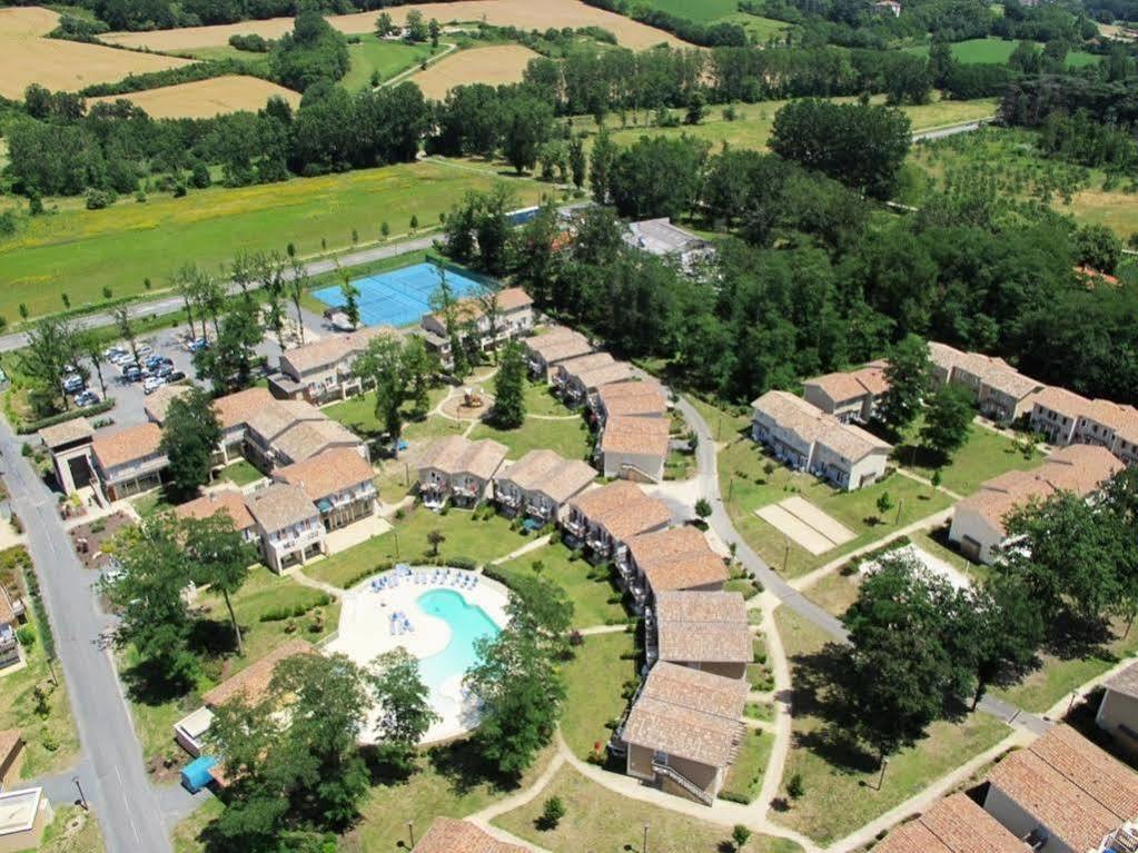 Vacanceole - Le Domaine Du Golf D'Albret Barbaste Exterior photo